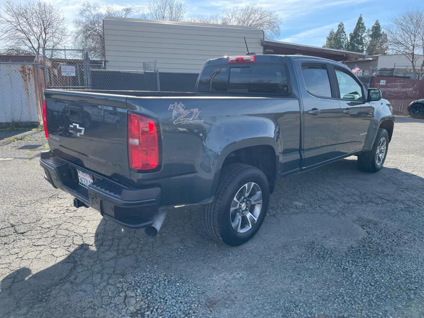 2019 Satin Steel Metallic Chevrolet Colorado Z71 (1GCPTDE18K1) with an 2.8L Duramax 2.8L Diesel Turbo I4 181hp 369ft. lbs. Common Rail Direct Injection engine, 6-Speed Shiftable Automatic transmission, located at 800 Riverside Ave, Roseville, CA, 95678, 916-773-4549 & Toll Free: 866-719-4393, 38.732265, -121.291039 - DURAMAX DIESEL CREW CAB 4X4 Z-71 ONE OWNER LEATHER - Photo#4