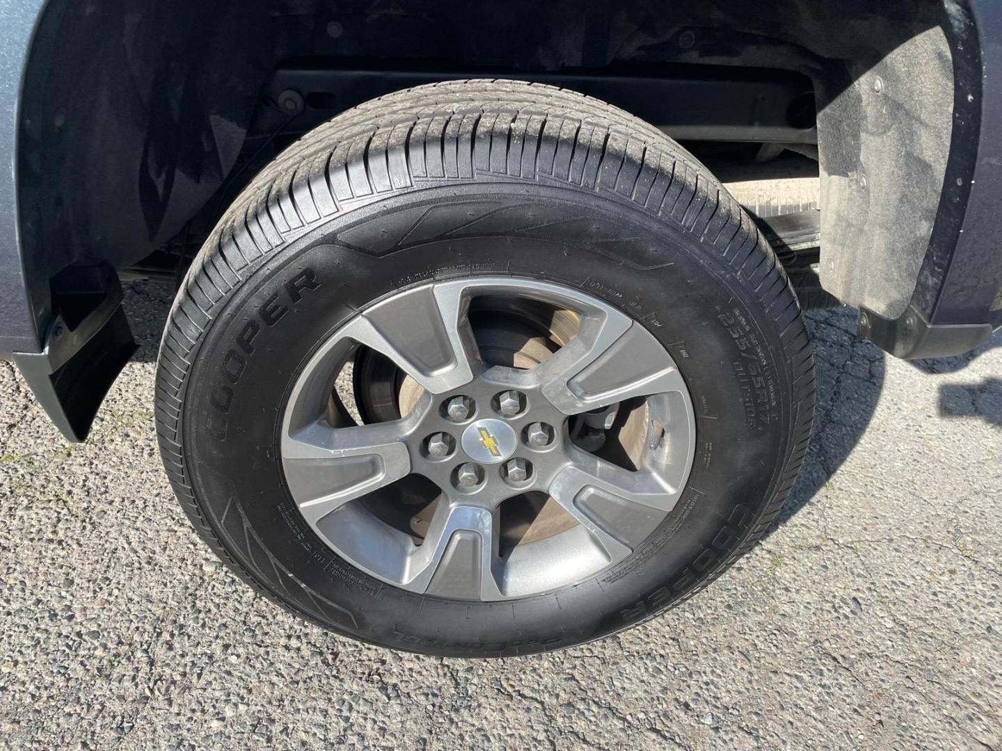 2019 Satin Steel Metallic Chevrolet Colorado Z71 (1GCPTDE18K1) with an 2.8L Duramax 2.8L Diesel Turbo I4 181hp 369ft. lbs. Common Rail Direct Injection engine, 6-Speed Shiftable Automatic transmission, located at 800 Riverside Ave, Roseville, CA, 95678, 916-773-4549 & Toll Free: 866-719-4393, 38.732265, -121.291039 - DURAMAX DIESEL CREW CAB 4X4 Z-71 ONE OWNER LEATHER - Photo#7