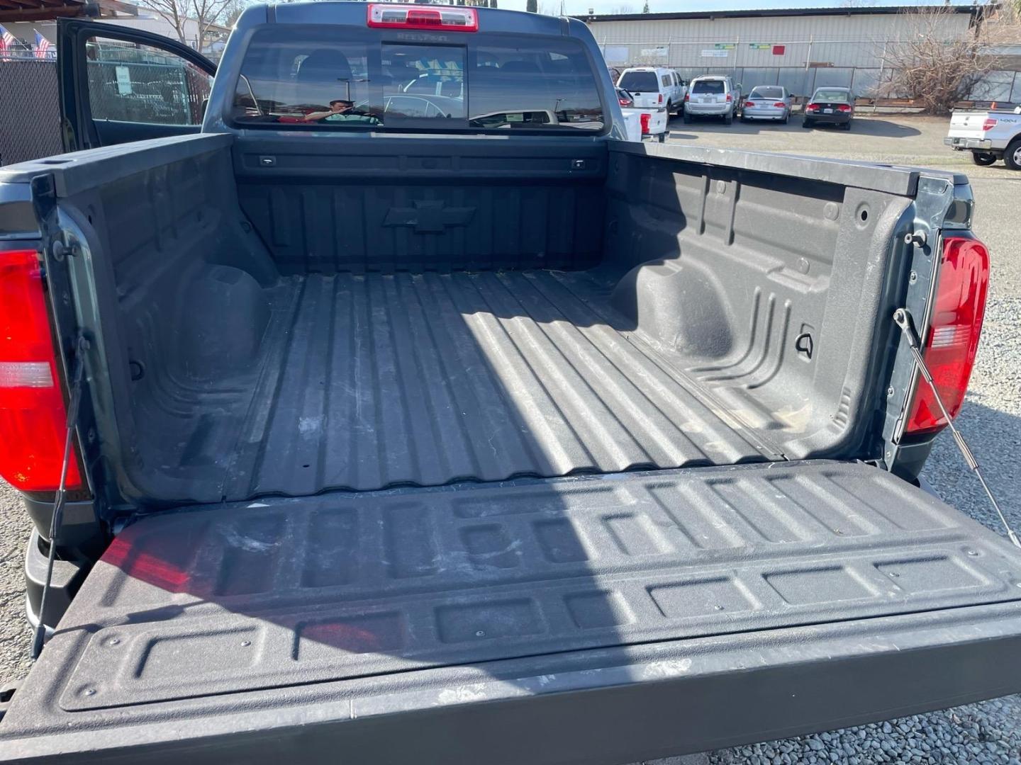 2019 Satin Steel Metallic Chevrolet Colorado Z71 (1GCPTDE18K1) with an 2.8L Duramax 2.8L Diesel Turbo I4 181hp 369ft. lbs. Common Rail Direct Injection engine, 6-Speed Shiftable Automatic transmission, located at 800 Riverside Ave, Roseville, CA, 95678, 916-773-4549 & Toll Free: 866-719-4393, 38.732265, -121.291039 - DURAMAX DIESEL CREW CAB 4X4 Z-71 ONE OWNER LEATHER - Photo#10