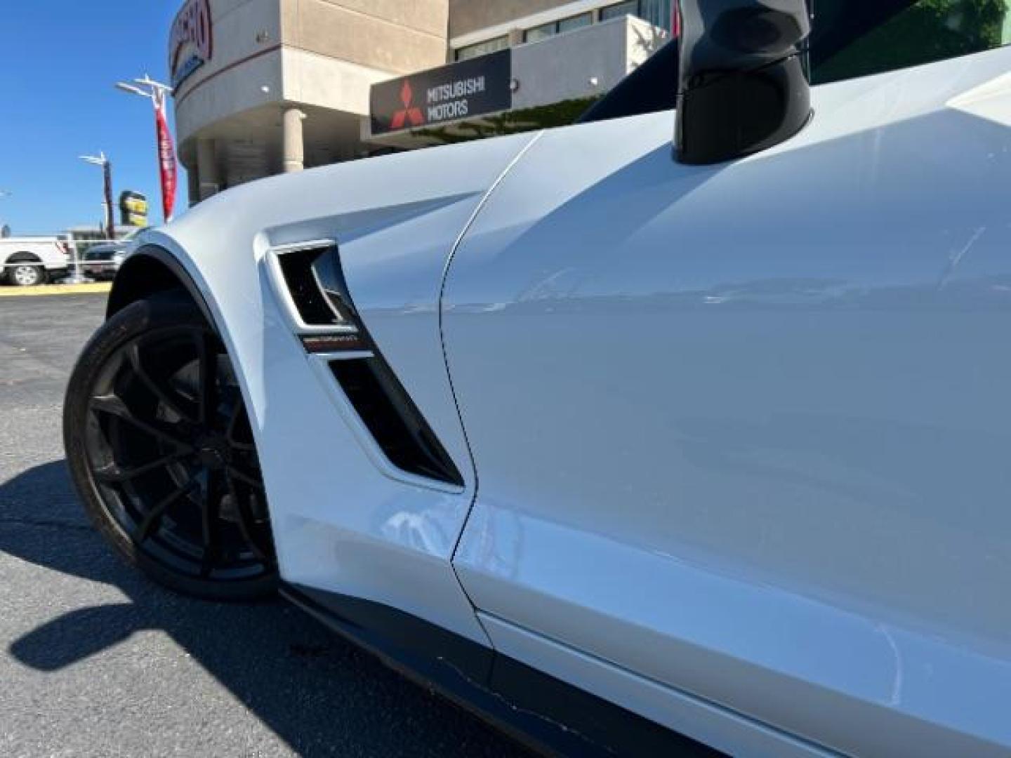 2019 WHITE Chevrolet Corvette (1G1YW2D79K5) with an V8 6.2 Liter engine, located at 412 Auto Vista Drive, Palmdale, 93551, (661) 945-0620, 34.592636, -118.136681 - Photo#10
