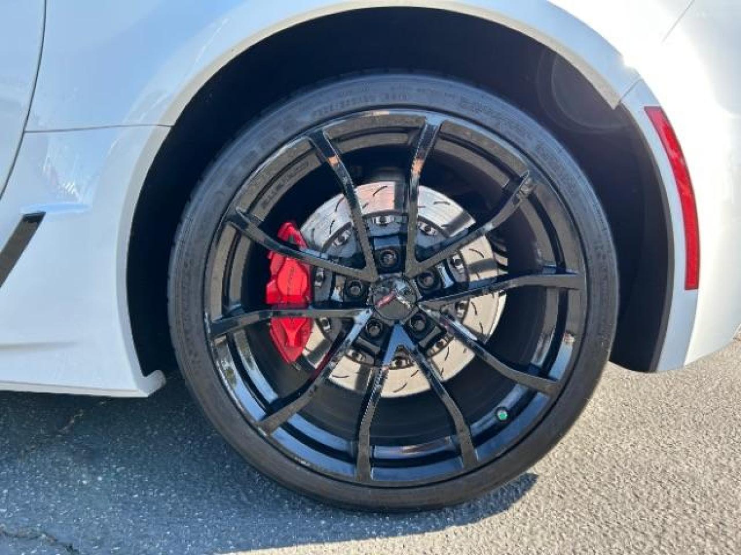 2019 WHITE Chevrolet Corvette (1G1YW2D79K5) with an V8 6.2 Liter engine, located at 412 Auto Vista Drive, Palmdale, 93551, (661) 945-0620, 34.592636, -118.136681 - Photo#14