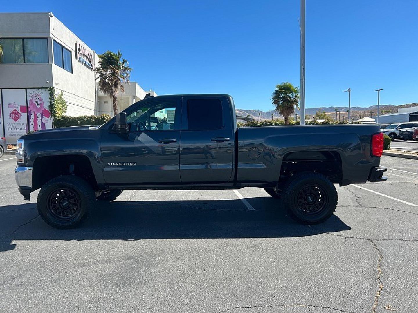 2019 GRAY Chevrolet Silverado 1500 2WD (2GCRCPEC1K1) with an 8-Cyl 5.3 Liter engine, Automatic 6-Spd HD w/Overdrive transmission, located at 412 Auto Vista Drive, Palmdale, 93551, (661) 945-0620, 34.592636, -118.136681- Photo#3