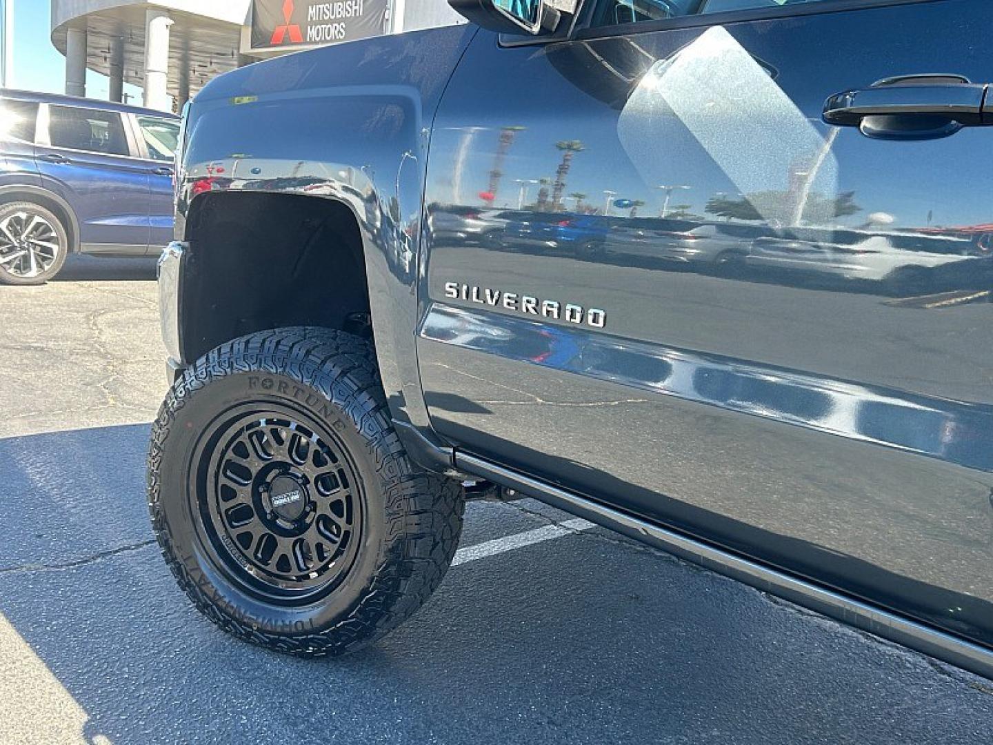 2019 GRAY Chevrolet Silverado 1500 2WD (2GCRCPEC1K1) with an 8-Cyl 5.3 Liter engine, Automatic 6-Spd HD w/Overdrive transmission, located at 412 Auto Vista Drive, Palmdale, 93551, (661) 945-0620, 34.592636, -118.136681- Photo#6