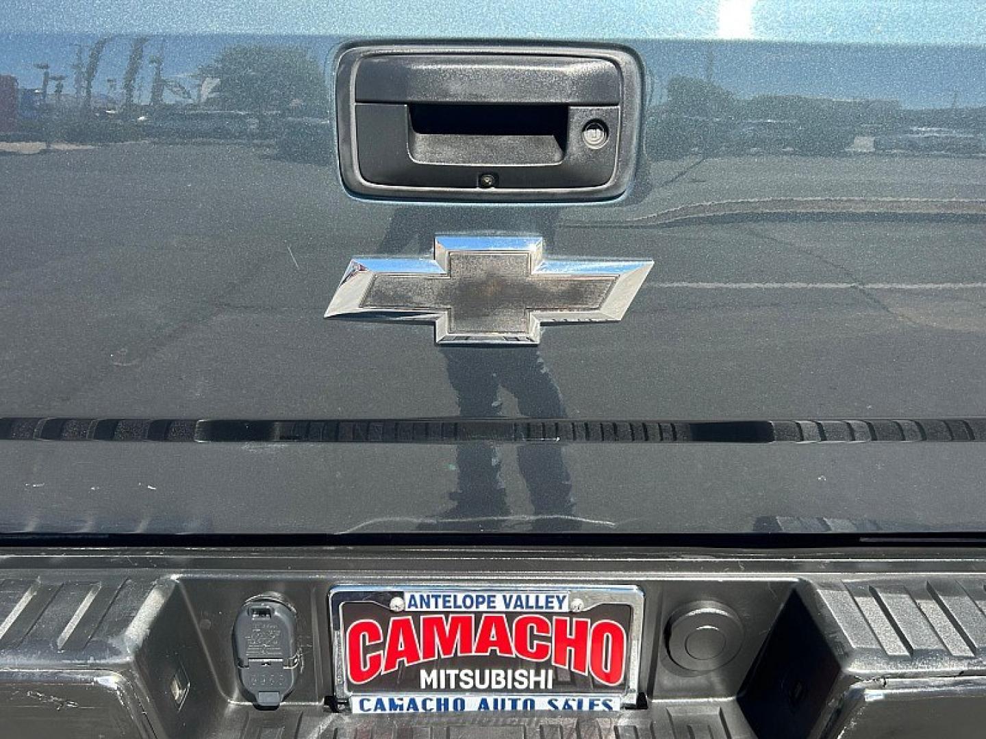 2019 GRAY Chevrolet Silverado 1500 2WD (2GCRCPEC1K1) with an 8-Cyl 5.3 Liter engine, Automatic 6-Spd HD w/Overdrive transmission, located at 412 Auto Vista Drive, Palmdale, 93551, (661) 945-0620, 34.592636, -118.136681- Photo#11