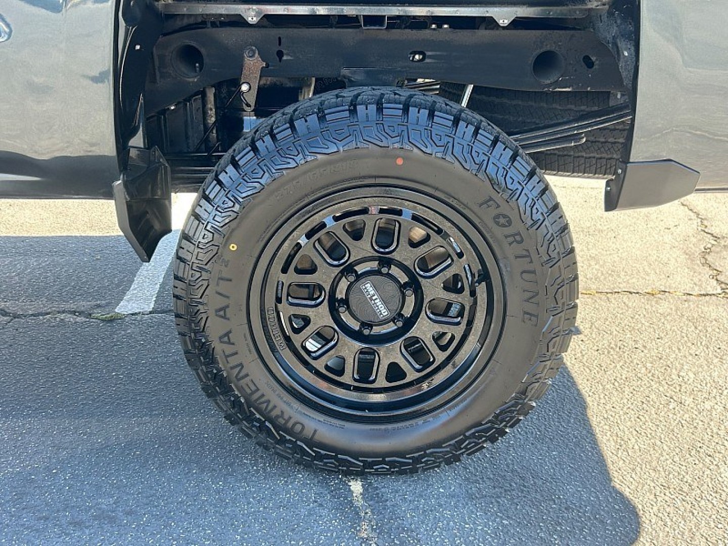 2019 GRAY Chevrolet Silverado 1500 2WD (2GCRCPEC1K1) with an 8-Cyl 5.3 Liter engine, Automatic 6-Spd HD w/Overdrive transmission, located at 412 Auto Vista Drive, Palmdale, 93551, (661) 945-0620, 34.592636, -118.136681- Photo#13