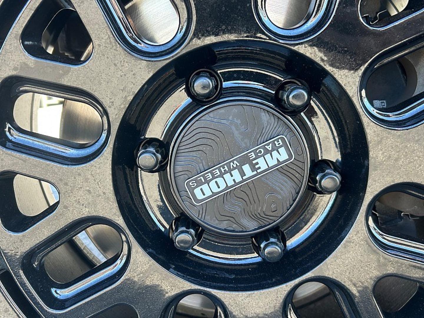 2019 GRAY Chevrolet Silverado 1500 2WD (2GCRCPEC1K1) with an 8-Cyl 5.3 Liter engine, Automatic 6-Spd HD w/Overdrive transmission, located at 412 Auto Vista Drive, Palmdale, 93551, (661) 945-0620, 34.592636, -118.136681- Photo#15