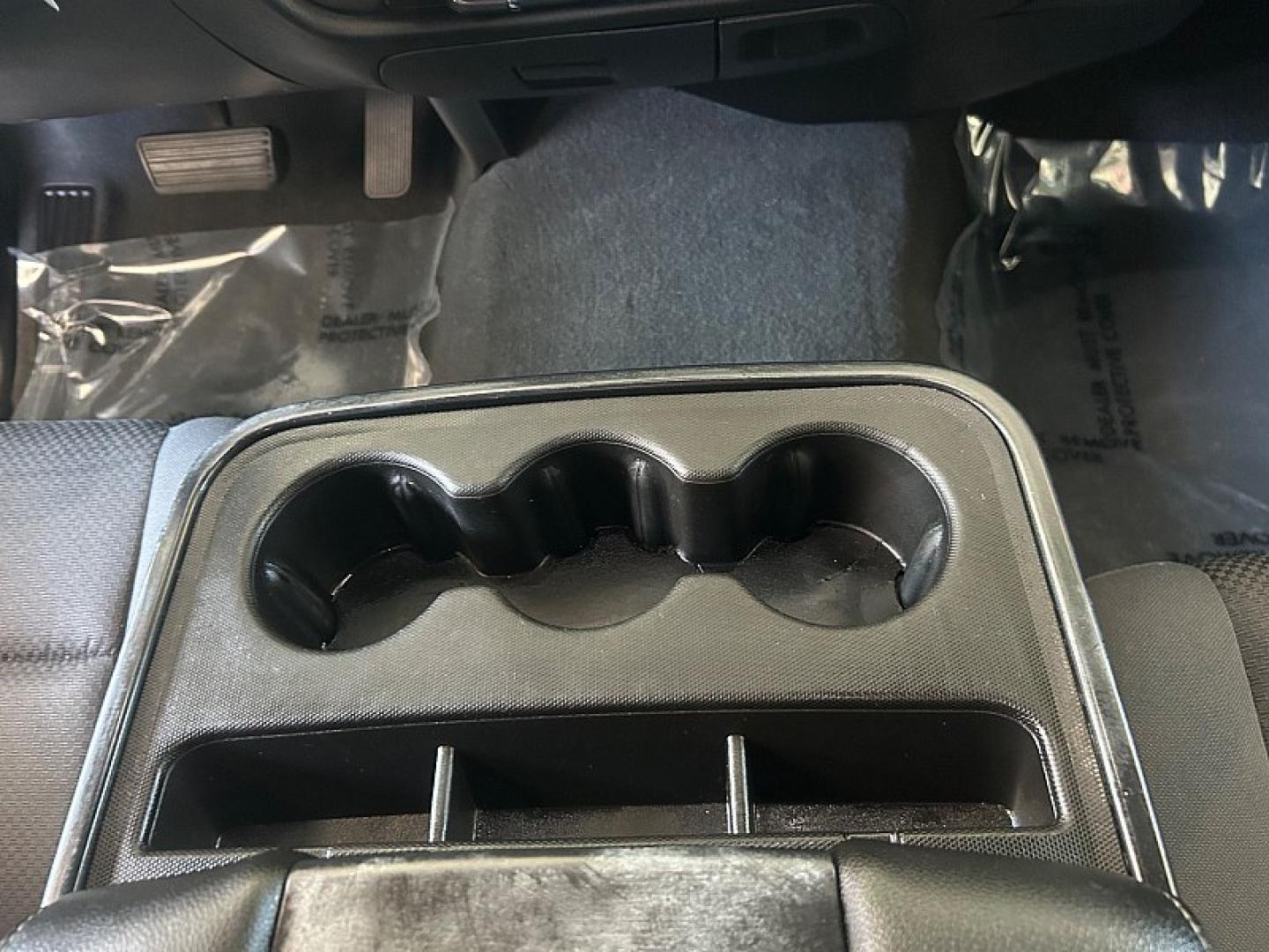 2019 GRAY Chevrolet Silverado 1500 2WD (2GCRCPEC1K1) with an 8-Cyl 5.3 Liter engine, Automatic 6-Spd HD w/Overdrive transmission, located at 412 Auto Vista Drive, Palmdale, 93551, (661) 945-0620, 34.592636, -118.136681- Photo#21