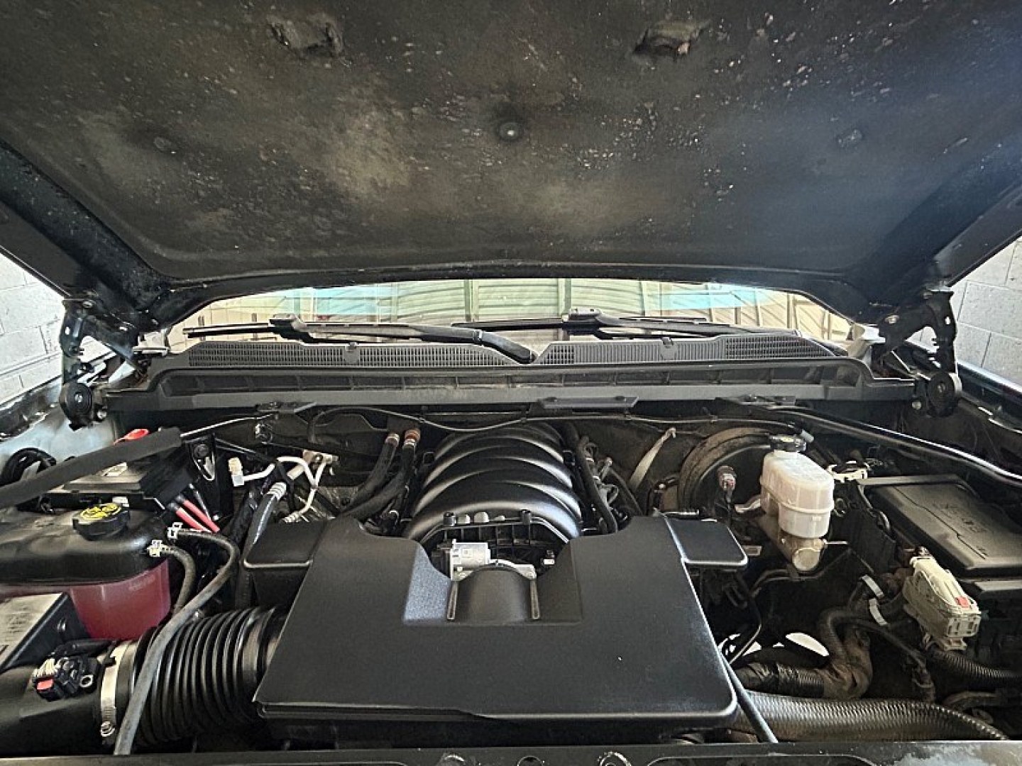 2019 GRAY Chevrolet Silverado 1500 2WD (2GCRCPEC1K1) with an 8-Cyl 5.3 Liter engine, Automatic 6-Spd HD w/Overdrive transmission, located at 412 Auto Vista Drive, Palmdale, 93551, (661) 945-0620, 34.592636, -118.136681- Photo#24