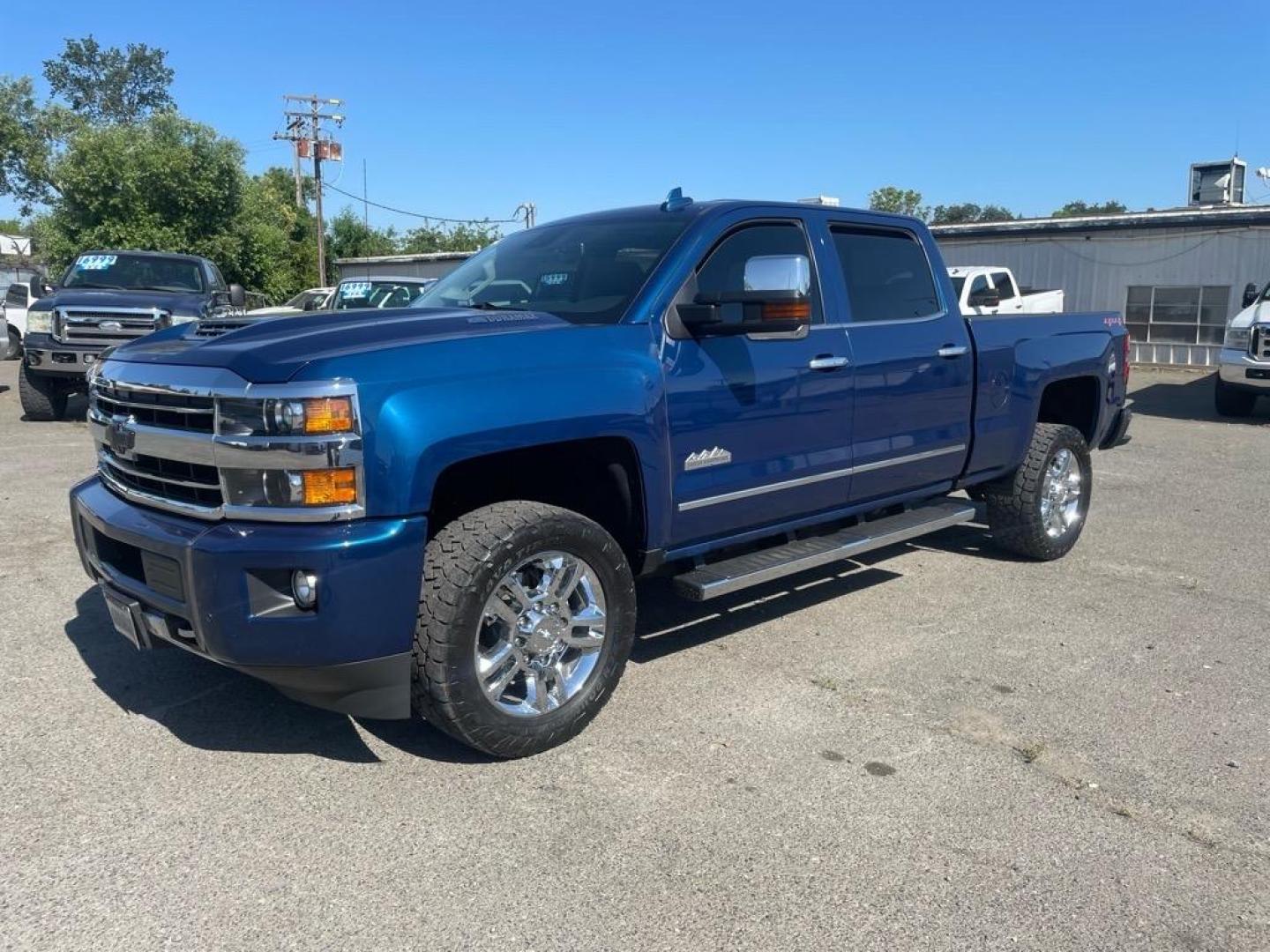 2019 Deep Ocean Blue Metallic Chevrolet Silverado 2500HD High Country (1GC1KUEY9KF) with an 6.6L Duramax 6.6L Biodiesel Turbo V8 445hp 910ft. lbs. Common Rail Direct Injection engine, Allison 1000 6-Speed Shiftable Automatic transmission, located at 800 Riverside Ave, Roseville, CA, 95678, 916-773-4549 & Toll Free: 866-719-4393, 38.732265, -121.291039 - DURAMAX DIESEL CREW CAB 4X4 HIGH COUNTRY ALLISON TRANSMISSION ONE OWNER - Photo#0