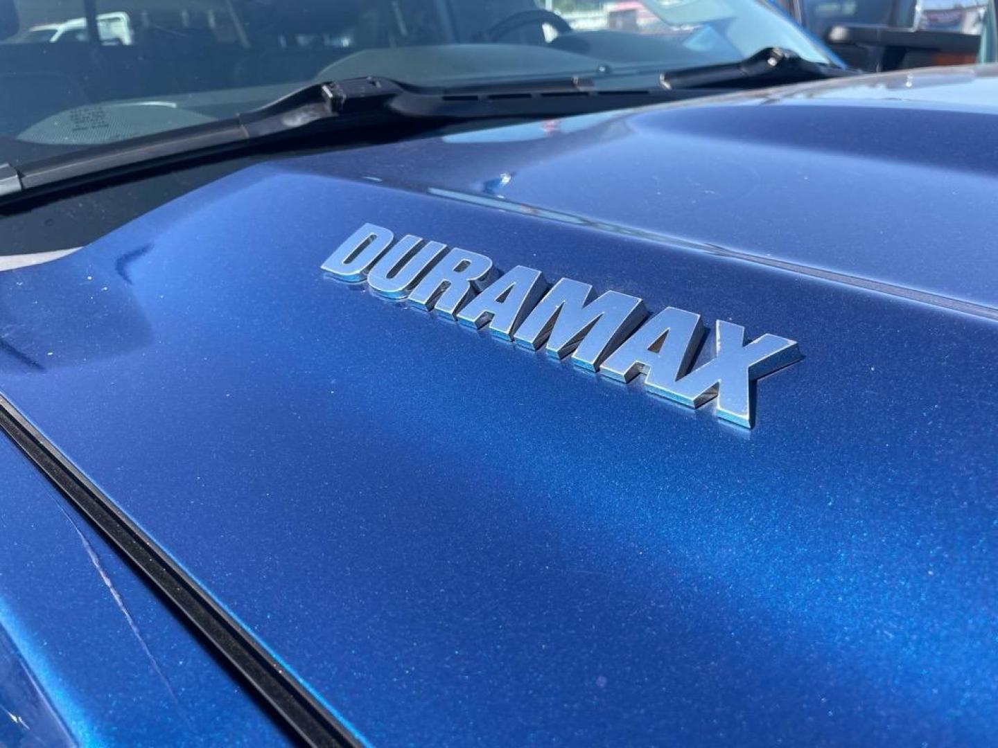 2019 Deep Ocean Blue Metallic Chevrolet Silverado 2500HD High Country (1GC1KUEY9KF) with an 6.6L Duramax 6.6L Biodiesel Turbo V8 445hp 910ft. lbs. Common Rail Direct Injection engine, Allison 1000 6-Speed Shiftable Automatic transmission, located at 800 Riverside Ave, Roseville, CA, 95678, 916-773-4549 & Toll Free: 866-719-4393, 38.732265, -121.291039 - DURAMAX DIESEL CREW CAB 4X4 HIGH COUNTRY ALLISON TRANSMISSION ONE OWNER - Photo#2