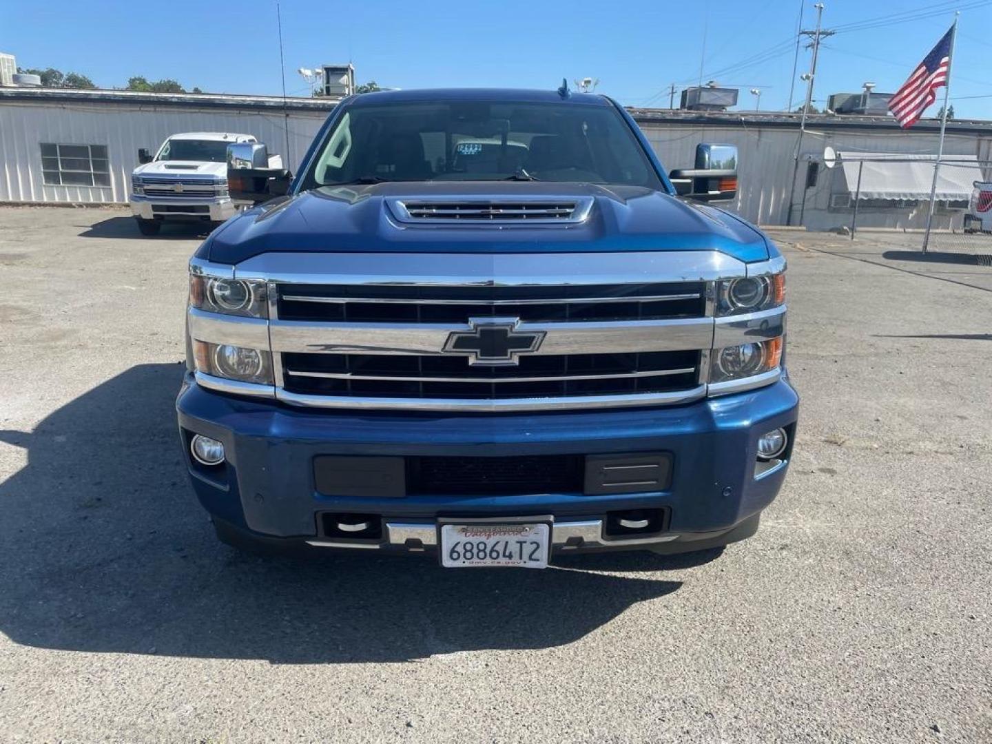 2019 Deep Ocean Blue Metallic Chevrolet Silverado 2500HD High Country (1GC1KUEY9KF) with an 6.6L Duramax 6.6L Biodiesel Turbo V8 445hp 910ft. lbs. Common Rail Direct Injection engine, Allison 1000 6-Speed Shiftable Automatic transmission, located at 800 Riverside Ave, Roseville, CA, 95678, 916-773-4549 & Toll Free: 866-719-4393, 38.732265, -121.291039 - DURAMAX DIESEL CREW CAB 4X4 HIGH COUNTRY ALLISON TRANSMISSION ONE OWNER - Photo#8