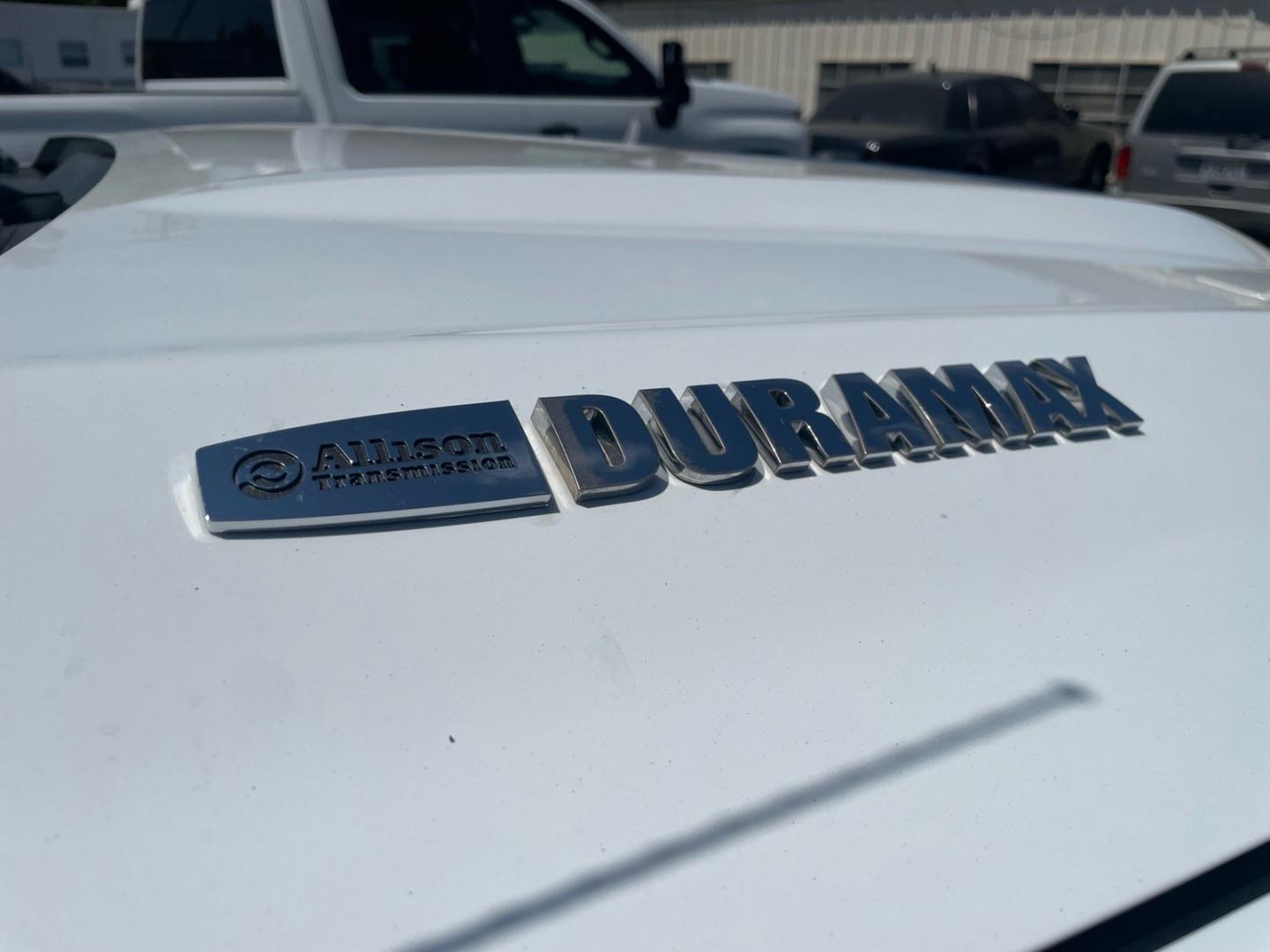 2019 Summit White Chevrolet Silverado 3500HD Work Truck (1GC4KVCY0KF) with an 6.6L Duramax 6.6L Biodiesel Turbo V8 445hp 910ft. lbs. Common Rail Direct Injection engine, Allison 1000 6-Speed Shiftable Automatic transmission, located at 800 Riverside Ave, Roseville, CA, 95678, 916-773-4549 & Toll Free: 866-719-4393, 38.732265, -121.291039 - DURAMAX DIESEL CREW CAB DUALLY 4X4 DIESEL ALLISON TRANSMISSION SERVICE RECORDS ON CLEAN CARFAX- Photo#2