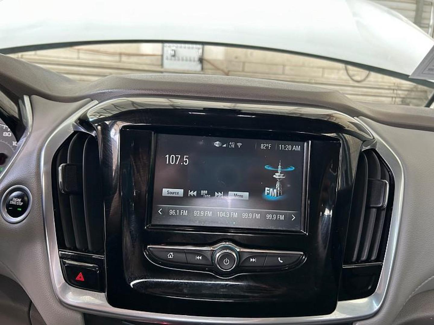 2019 WHITE Chevrolet Traverse (1GNERGKWXKJ) with an V6 3.6 Liter engine, Automatic 9-Spd transmission, located at 412 Auto Vista Drive, Palmdale, 93551, (661) 945-0620, 34.592636, -118.136681 - Photo#25