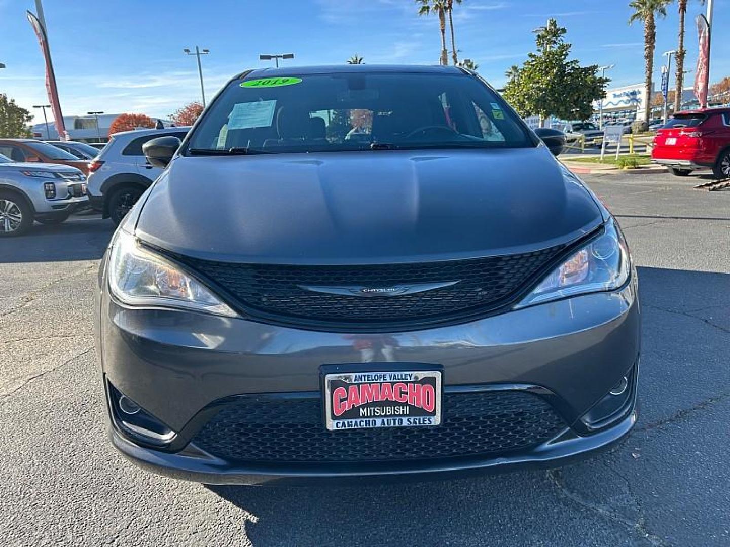 2019 /GRAY Chrysler Pacifica (2C4RC1FG4KR) with an V6 3.6 Liter engine, Automatic 9-Spd transmission, located at 412 Auto Vista Drive, Palmdale, 93551, (661) 945-0620, 34.592636, -118.136681 - Photo#1