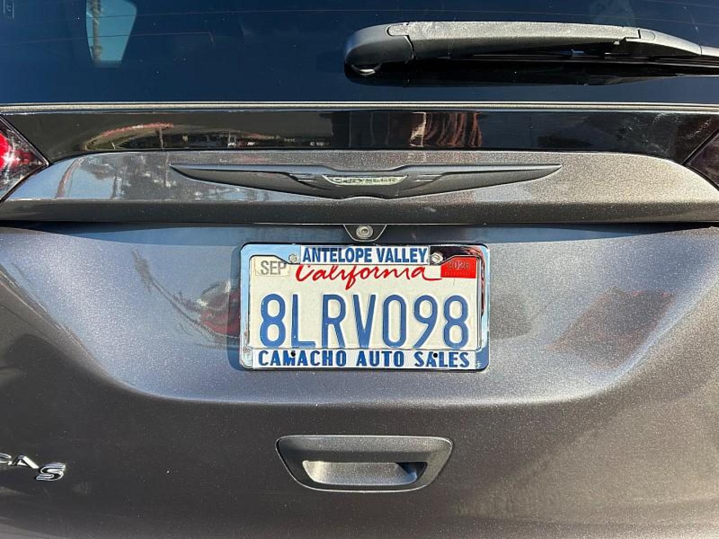 2019 /GRAY Chrysler Pacifica (2C4RC1FG4KR) with an V6 3.6 Liter engine, Automatic 9-Spd transmission, located at 412 Auto Vista Drive, Palmdale, 93551, (661) 945-0620, 34.592636, -118.136681 - Photo#10