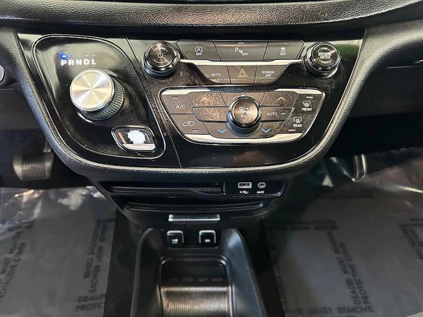 2019 /GRAY Chrysler Pacifica (2C4RC1FG4KR) with an V6 3.6 Liter engine, Automatic 9-Spd transmission, located at 412 Auto Vista Drive, Palmdale, 93551, (661) 945-0620, 34.592636, -118.136681 - Photo#23