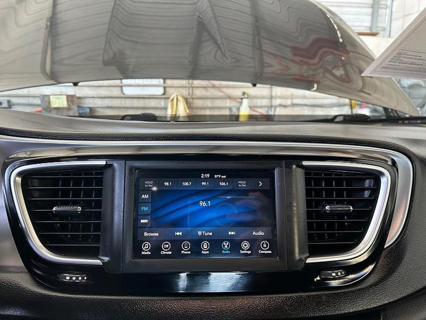 2019 /GRAY Chrysler Pacifica (2C4RC1FG4KR) with an V6 3.6 Liter engine, Automatic 9-Spd transmission, located at 412 Auto Vista Drive, Palmdale, 93551, (661) 945-0620, 34.592636, -118.136681 - Photo#24