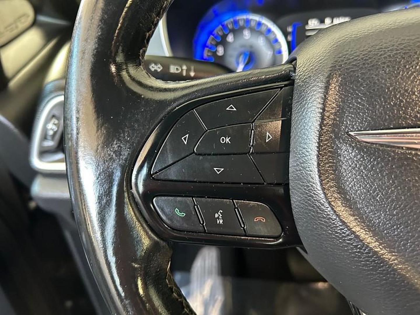 2019 /GRAY Chrysler Pacifica (2C4RC1FG4KR) with an V6 3.6 Liter engine, Automatic 9-Spd transmission, located at 412 Auto Vista Drive, Palmdale, 93551, (661) 945-0620, 34.592636, -118.136681 - Photo#19