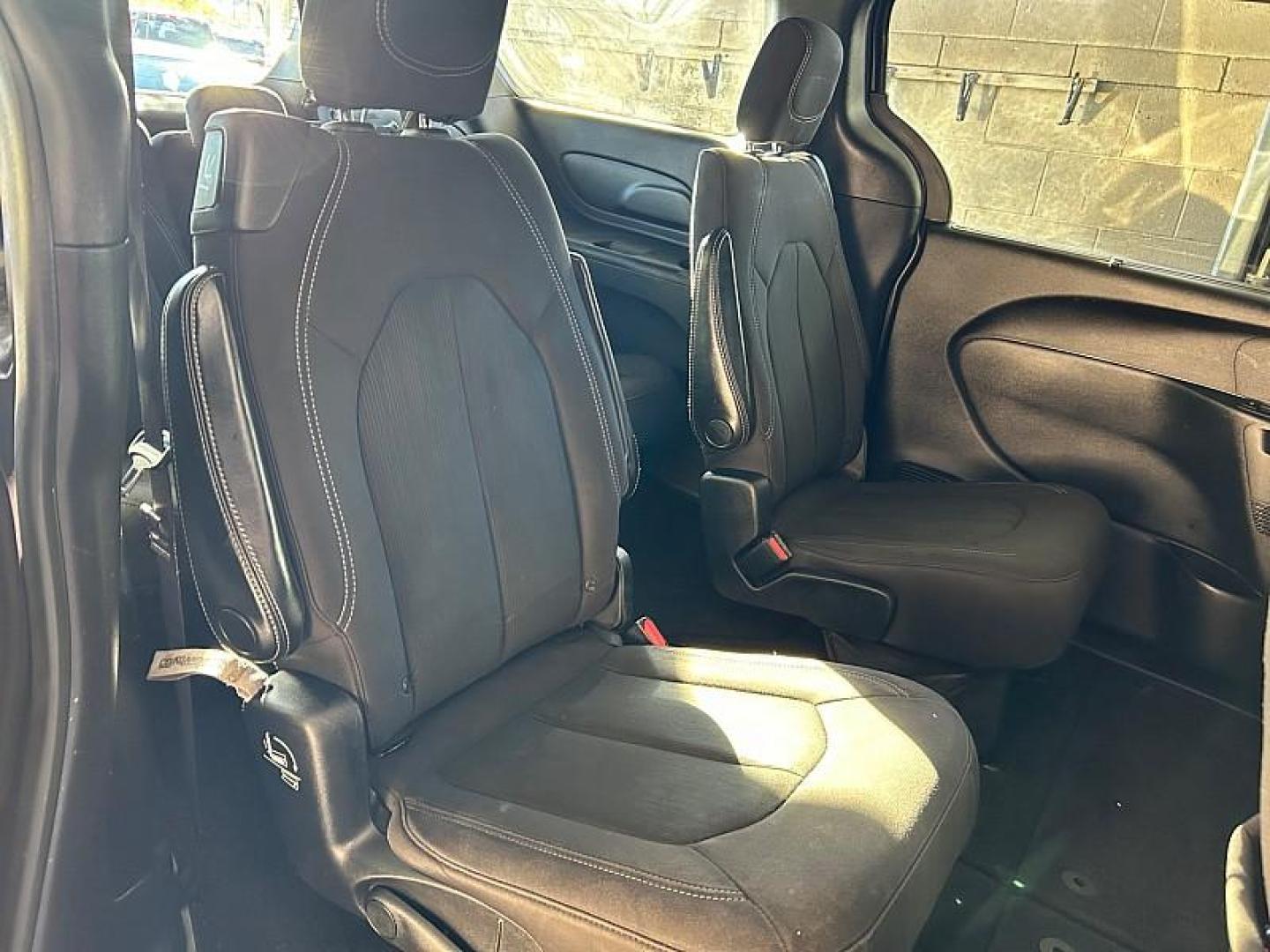 2019 /GRAY Chrysler Pacifica (2C4RC1FG4KR) with an V6 3.6 Liter engine, Automatic 9-Spd transmission, located at 412 Auto Vista Drive, Palmdale, 93551, (661) 945-0620, 34.592636, -118.136681 - Photo#28