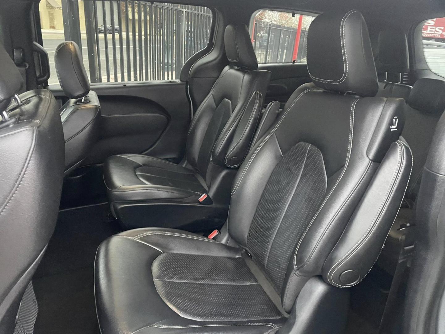 2019 Chrysler Pacifica Hybrid Touring L (2C4RC1L79KR) with an 3.6L V6 DOHC 24V HYBRID engine, CVT transmission, located at 744 E Miner Ave, Stockton, CA, 95202, (209) 944-5770, 37.956863, -121.282082 - PLUS TAXES AND FEES - Photo#6