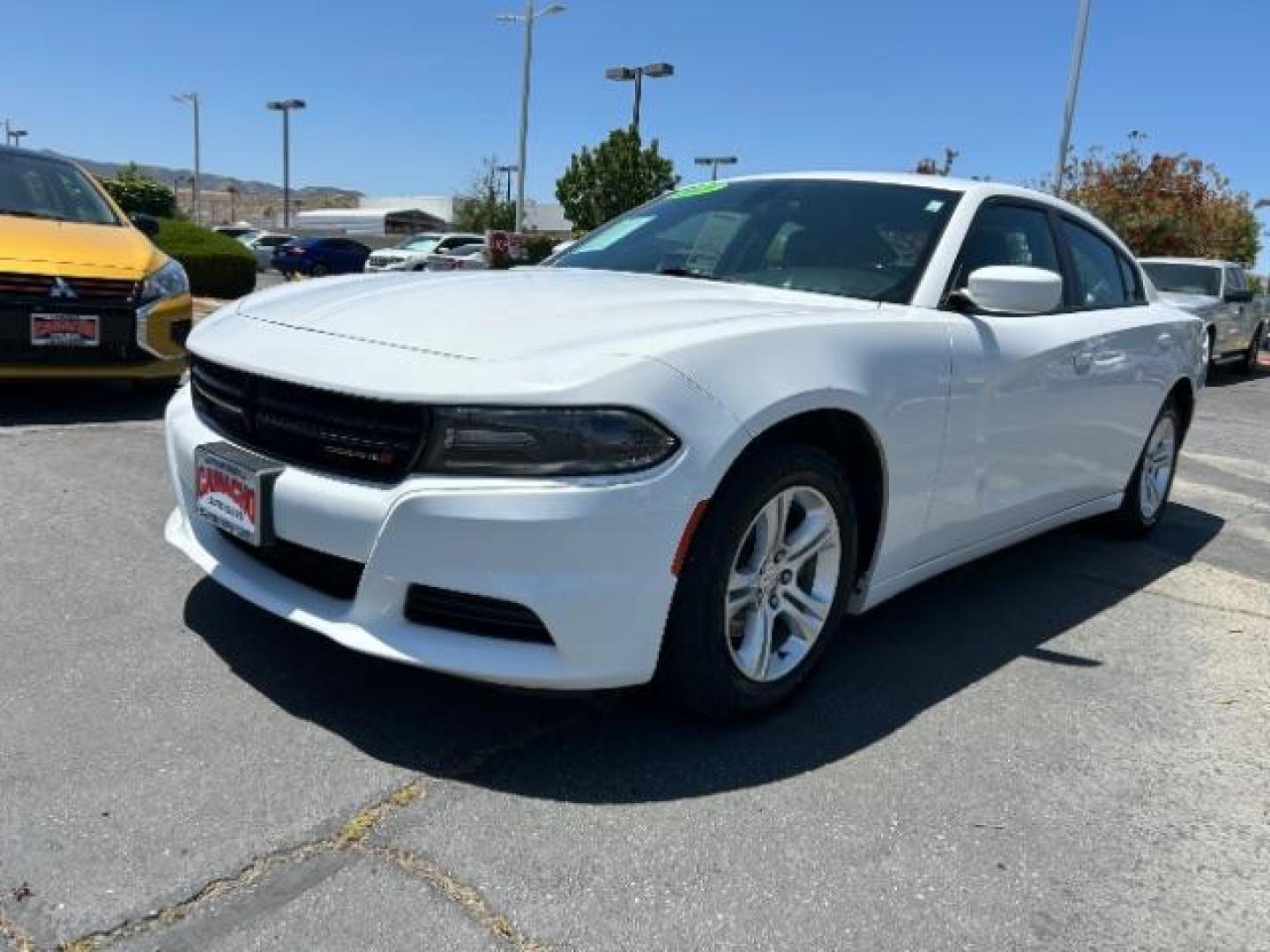 2019 WHITE Dodge Charger (2C3CDXBG0KH) with an V6 3.6 Liter engine, Automatic 8-Spd w/AutoStick transmission, located at 412 Auto Vista Drive, Palmdale, 93551, (661) 945-0620, 34.592636, -118.136681 - Photo#4