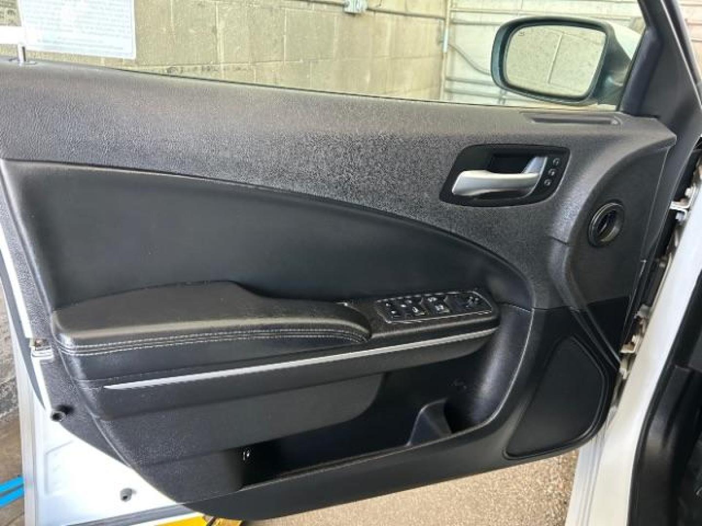 2019 WHITE Dodge Charger (2C3CDXBG0KH) with an V6 3.6 Liter engine, Automatic 8-Spd w/AutoStick transmission, located at 412 Auto Vista Drive, Palmdale, 93551, (661) 945-0620, 34.592636, -118.136681 - Photo#16