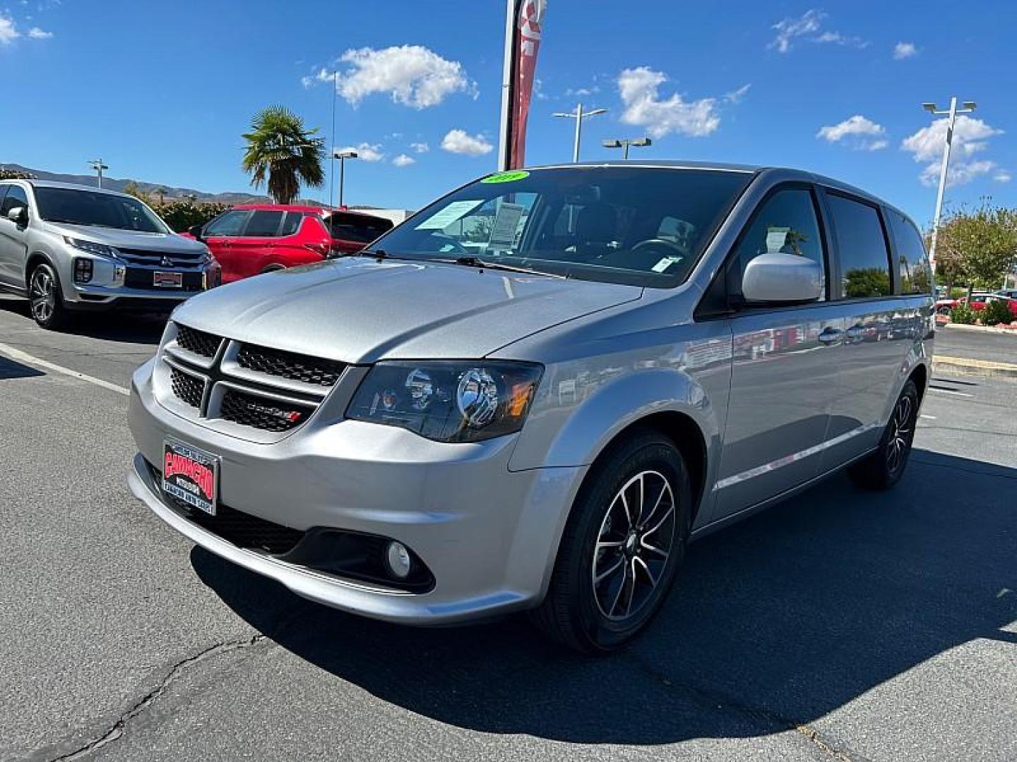 2019 SILVER Dodge Grand Caravan (2C4RDGEG9KR) with an V6 Flex Fuel 3.6 Liter engine, Automatic 6-Spd transmission, located at 412 Auto Vista Drive, Palmdale, 93551, (661) 945-0620, 34.592636, -118.136681 - Photo#2