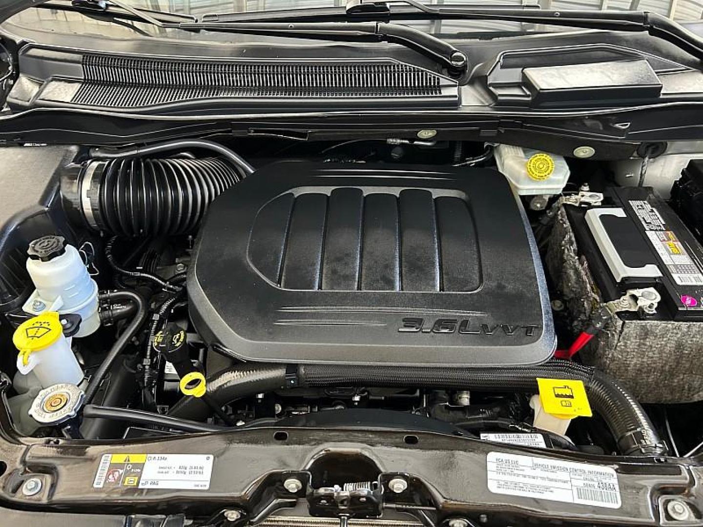 2019 SILVER Dodge Grand Caravan (2C4RDGEG9KR) with an V6 Flex Fuel 3.6 Liter engine, Automatic 6-Spd transmission, located at 412 Auto Vista Drive, Palmdale, 93551, (661) 945-0620, 34.592636, -118.136681 - Photo#25