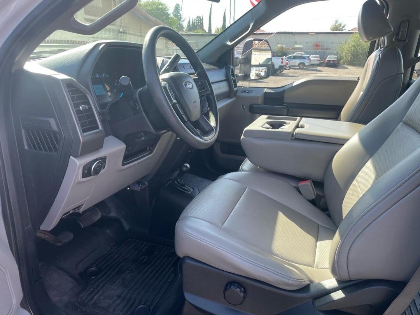2019 White Ford F-450 Super Duty XL (1FD0W4HTXKE) with an 8 Cylinder Other engine, 6-Speed Automatic transmission, located at 800 Riverside Ave, Roseville, CA, 95678, 916-773-4549 & Toll Free: 866-719-4393, 38.732265, -121.291039 - DIESEL CREW CAB 4X4 UTILITY BED XL SERVICE RECORDS ONE OWNER - Photo#9