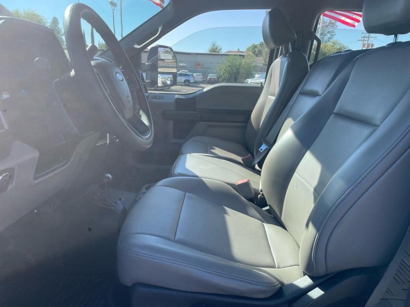 2019 White Ford F-450 Super Duty XL (1FD0W4HTXKE) with an 8 Cylinder Other engine, 6-Speed Automatic transmission, located at 800 Riverside Ave, Roseville, CA, 95678, 916-773-4549 & Toll Free: 866-719-4393, 38.732265, -121.291039 - DIESEL CREW CAB 4X4 UTILITY BED XL SERVICE RECORDS ONE OWNER - Photo#10