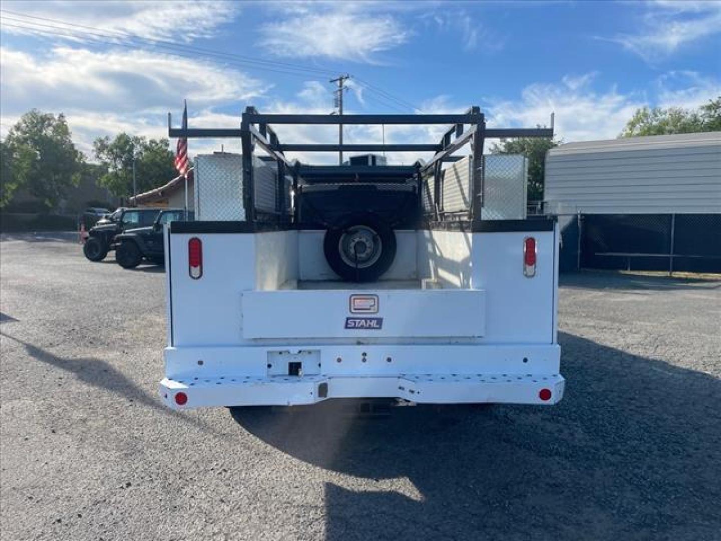2019 White Ford F-350 Super Duty XL (1FD8W3HT2KE) with an 6.7L Power Stroke 6.7L Biodiesel Turbo V8 330hp 750ft. lbs. Common Rail Direct Injection engine, 6-Speed Shiftable Automatic transmission, located at 800 Riverside Ave, Roseville, CA, 95678, 916-773-4549 & Toll Free: 866-719-4393, 38.732265, -121.291039 - DIESEL CREW CAB DUALLY 4X4 UTILITY BED SERVICE RECORDS ON CLEAN CARFAX - Photo#8