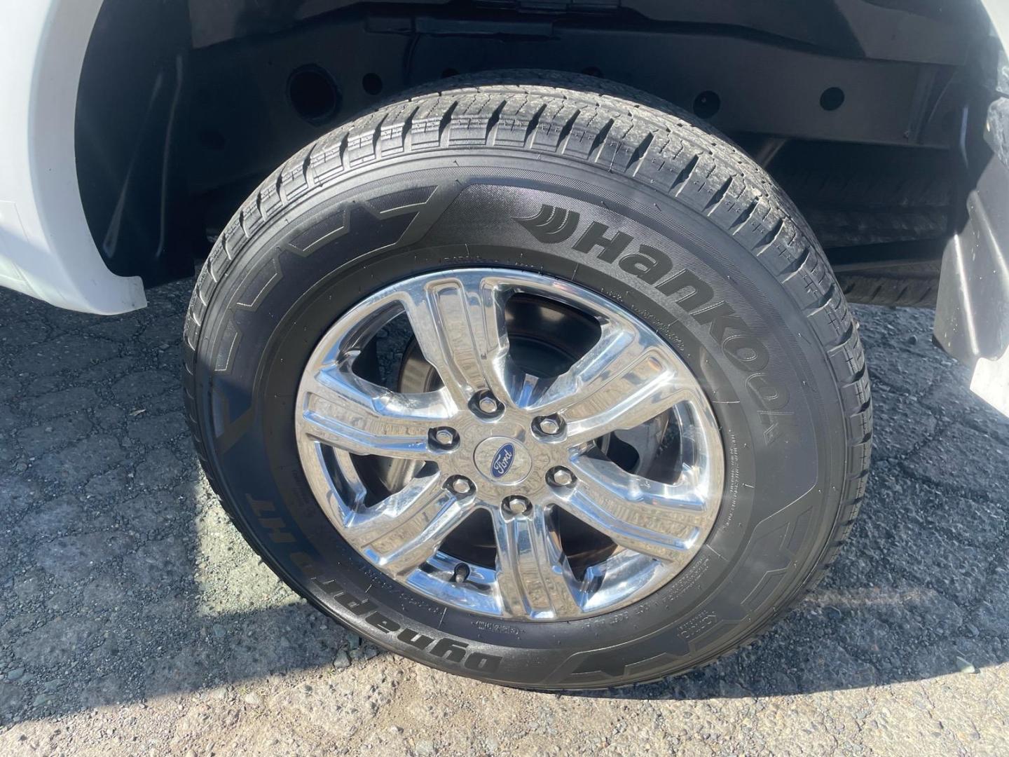 2019 Oxford White Ford Ranger XLT (1FTER1EH5KL) with an 2.3L EcoBoost 2.3L Turbo I4 270hp 310ft. lbs. Direct Injection engine, 10-Speed Shiftable Automatic transmission, located at 800 Riverside Ave, Roseville, CA, 95678, 916-773-4549 & Toll Free: 866-719-4393, 38.732265, -121.291039 - SUPER CAB ECOBOOST SERVICE RECORDS ON CLEAN CARFAX- Photo#10