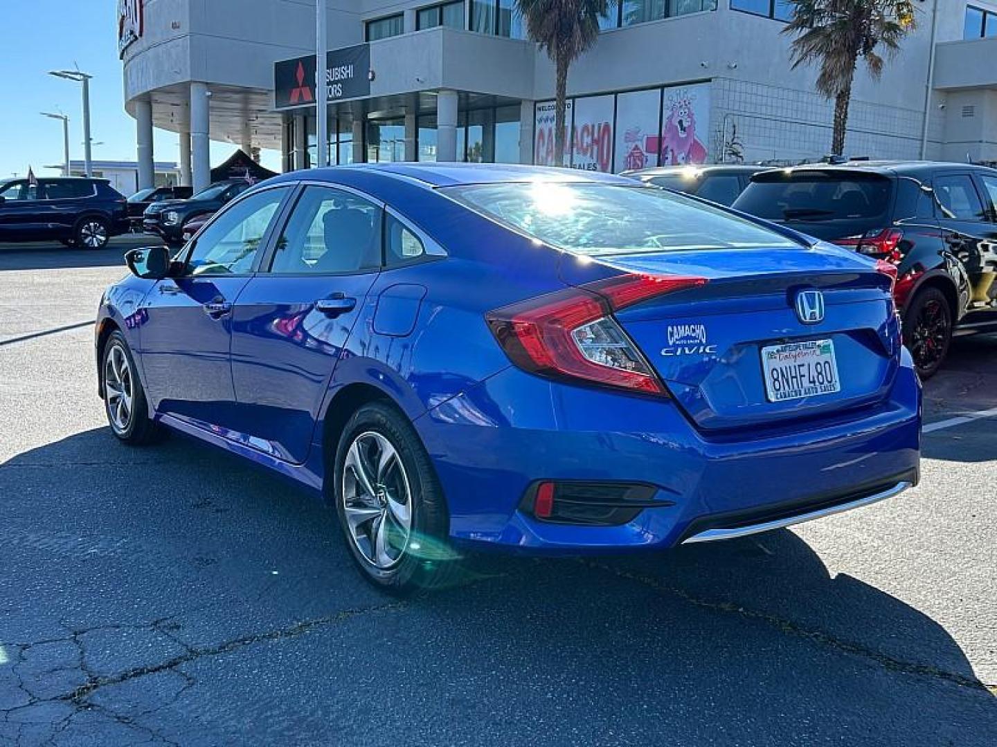 2019 BLUE Honda Civic Sedan (2HGFC2F64KH) with an 4-Cyl 2 Liter engine, Automatic CVT transmission, located at 412 Auto Vista Drive, Palmdale, 93551, (661) 945-0620, 34.592636, -118.136681 - Photo#5