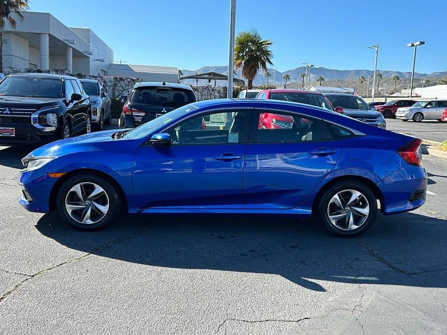 2019 BLUE Honda Civic Sedan (2HGFC2F64KH) with an 4-Cyl 2 Liter engine, Automatic CVT transmission, located at 412 Auto Vista Drive, Palmdale, 93551, (661) 945-0620, 34.592636, -118.136681 - Photo#6
