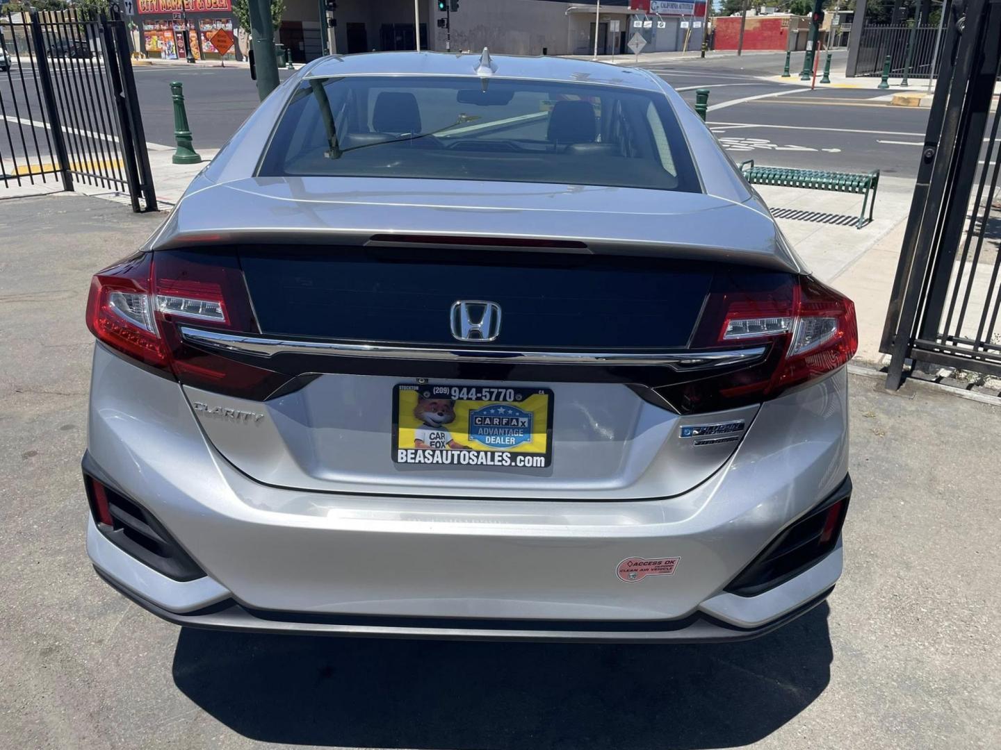 2019 Honda Clarity Touring Plug-In Hybrid (JHMZC5F3XKC) with an 1.5L L4 DOHC 16V HYBRID engine, CVT transmission, located at 744 E Miner Ave, Stockton, CA, 95202, (209) 944-5770, 37.956863, -121.282082 - PLUS TAXES AND FEES NO CHARGER AVAILABLE - Photo#9