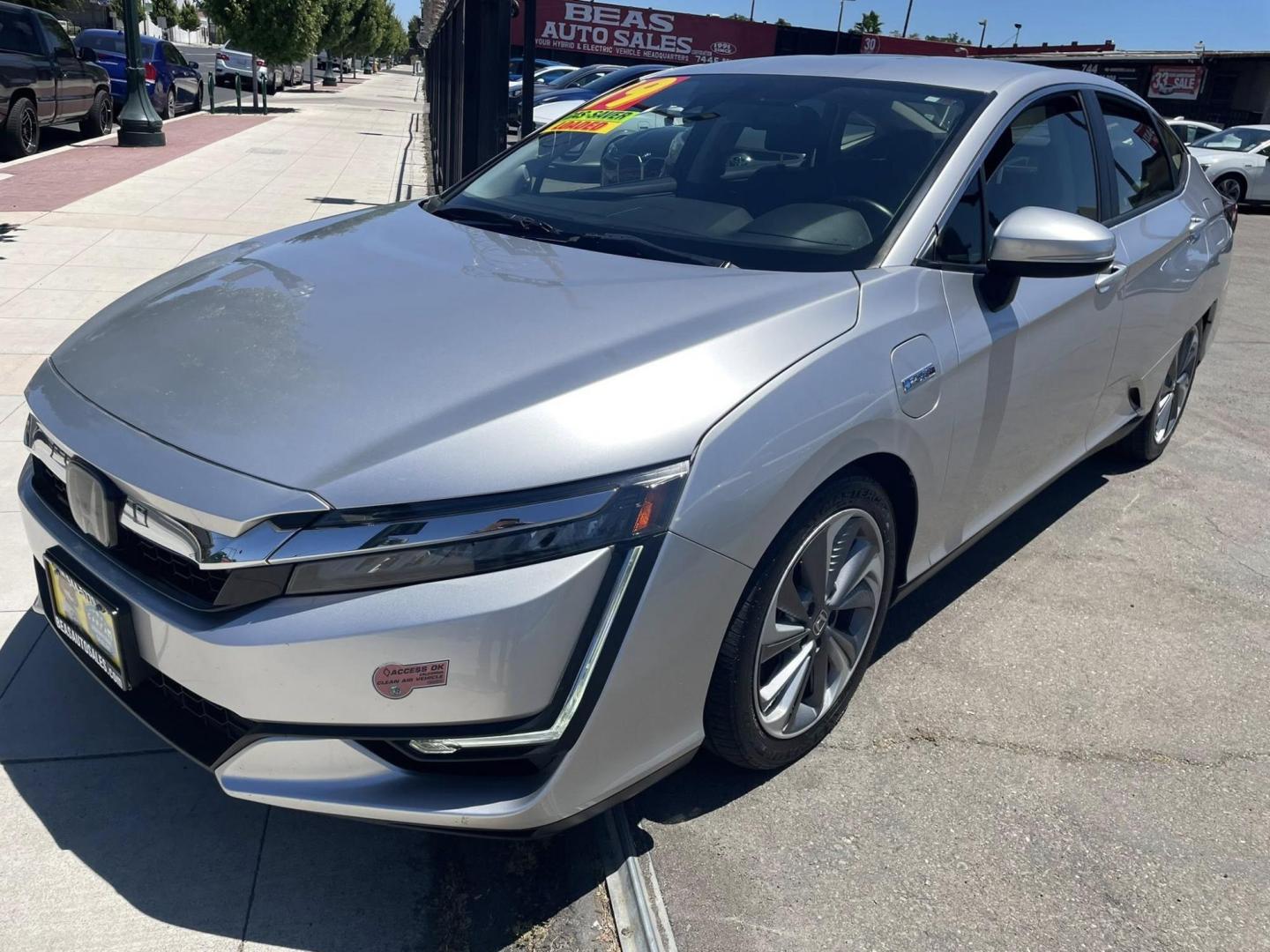 2019 Honda Clarity Touring Plug-In Hybrid (JHMZC5F3XKC) with an 1.5L L4 DOHC 16V HYBRID engine, CVT transmission, located at 744 E Miner Ave, Stockton, CA, 95202, (209) 944-5770, 37.956863, -121.282082 - PLUS TAXES AND FEES NO CHARGER AVAILABLE - Photo#3