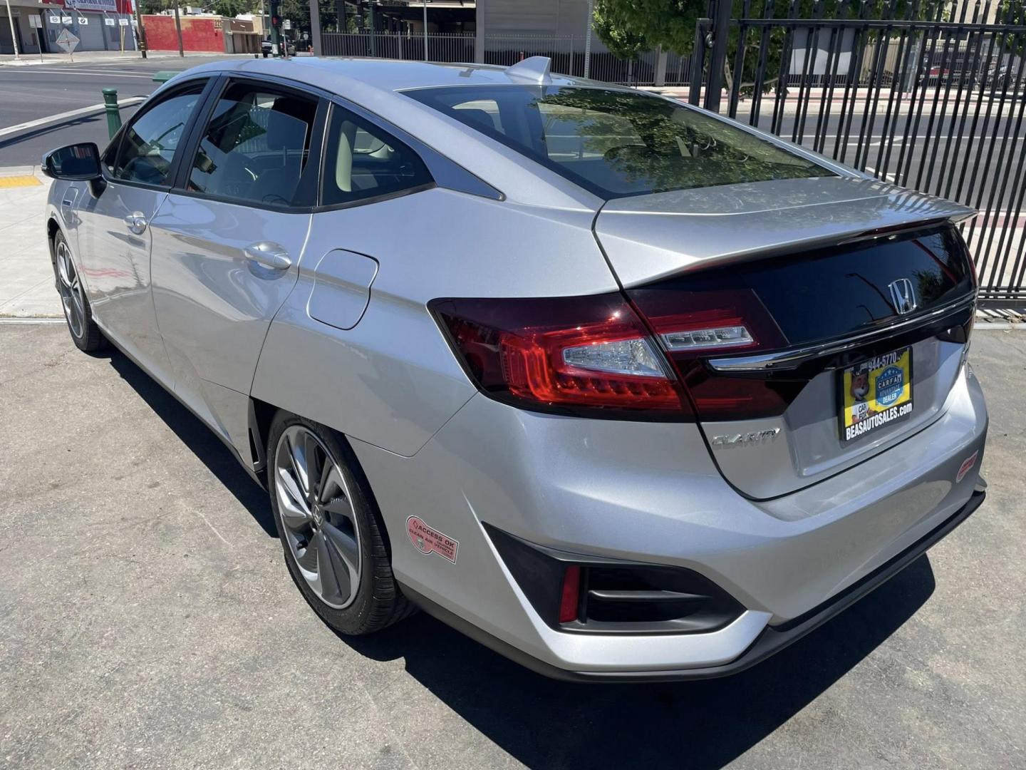 2019 Honda Clarity Touring Plug-In Hybrid (JHMZC5F3XKC) with an 1.5L L4 DOHC 16V HYBRID engine, CVT transmission, located at 744 E Miner Ave, Stockton, CA, 95202, (209) 944-5770, 37.956863, -121.282082 - PLUS TAXES AND FEES NO CHARGER AVAILABLE - Photo#8