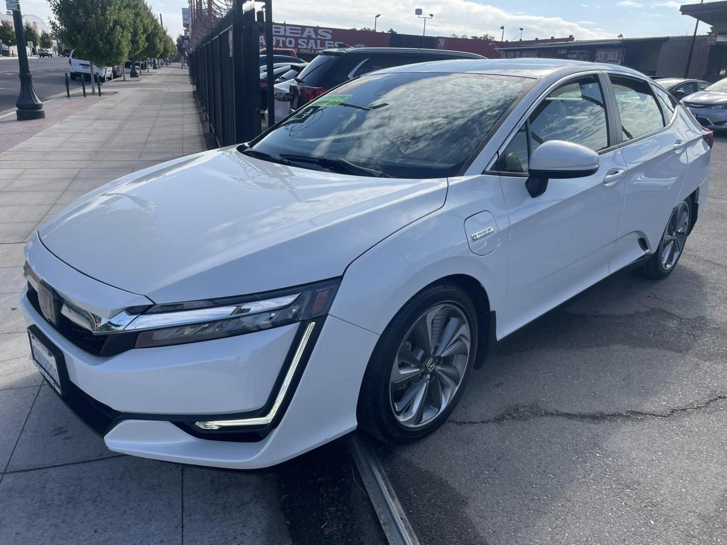 2019 Honda Clarity Plug-In Hybrid (JHMZC5F10KC) with an 1.5L L4 DOHC 16V HYBRID engine, CVT transmission, located at 744 E Miner Ave, Stockton, CA, 95202, (209) 944-5770, 37.956863, -121.282082 - PLUS TAXES AND FEES NO CHARGER AVAILABLE - Photo#3