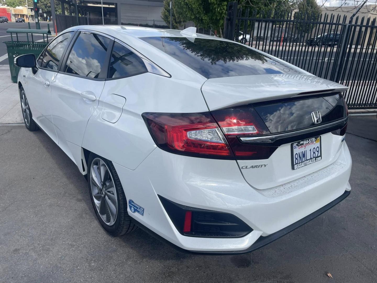2019 Honda Clarity Plug-In Hybrid (JHMZC5F19KC) with an 1.5L L4 DOHC 16V HYBRID engine, CVT transmission, located at 744 E Miner Ave, Stockton, CA, 95202, (209) 944-5770, 37.956863, -121.282082 - PLUS TAXES AND FEES NO CHARGER AVAILABLE - Photo#9
