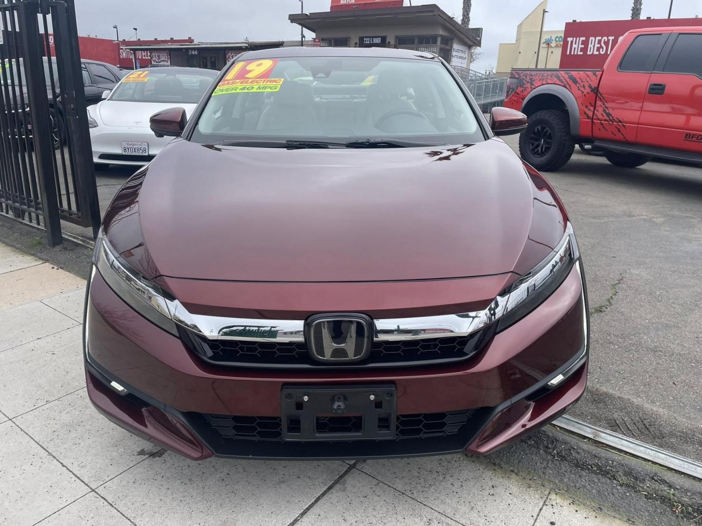 2019 Honda Clarity Touring Plug-In Hybrid (JHMZC5F38KC) with an 1.5L L4 DOHC 16V HYBRID engine, CVT transmission, located at 744 E Miner Ave, Stockton, CA, 95202, (209) 944-5770, 37.956863, -121.282082 - PLUS TAXES AND FEES - Photo#2