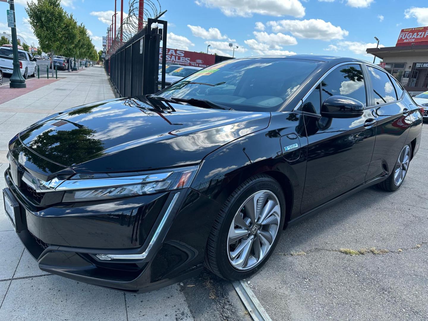 2019 Honda Clarity Plug-In Hybrid (JHMZC5F11KC) with an 1.5L L4 DOHC 16V HYBRID engine, CVT transmission, located at 744 E Miner Ave, Stockton, CA, 95202, (209) 944-5770, 37.956863, -121.282082- Photo#3