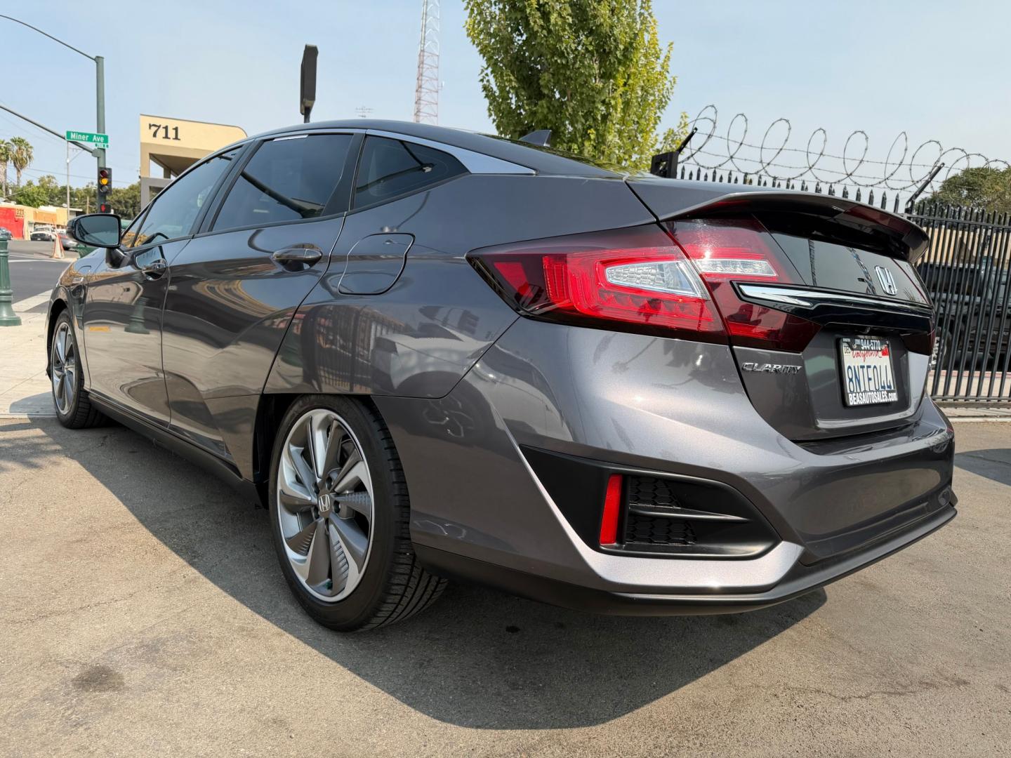 2019 Honda Clarity Plug-In Hybrid (JHMZC5F10KC) with an 1.5L L4 DOHC 16V HYBRID engine, CVT transmission, located at 744 E Miner Ave, Stockton, CA, 95202, (209) 944-5770, 37.956863, -121.282082- Photo#5