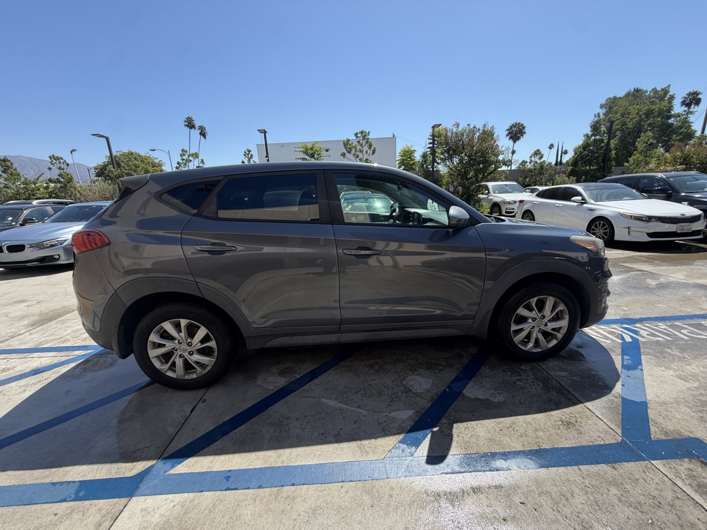 2019 Coliseum Gray /Black Hyundai Tucson SE (KM8J23A48KU) with an 2.0L L4 DOHC 16V engine, 6A transmission, located at 30 S. Berkeley Avenue, Pasadena, CA, 91107, (626) 248-7567, 34.145447, -118.109398 - DEALER IDENTIFIER: Crown City Motors Sales | Buy Here Pay Here Pasadena TARGET REGIONS: Pasadena, San Gabriel Valley, Riverside, San Bernardino FINANCING SPECIALTY: Subprime Auto Lending, In-House Financing, Bad Credit Car Loans CA VEHICLE: 2019 Hyundai Tucson SE 2.0L (VIN: KM8J23A48KU859863)- Photo#5