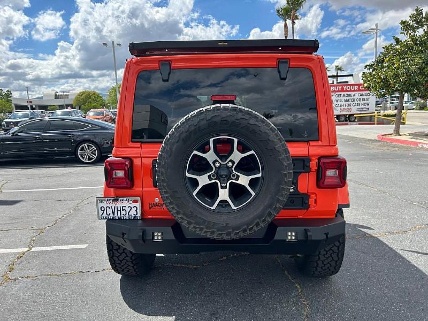 2019 ORANGE Jeep Wrangler Unlimited (1C4HJXFG1KW) with an 6-Cyl 3.6 Liter engine, Automatic transmission, located at 412 Auto Vista Drive, Palmdale, 93551, (661) 945-0620, 34.592636, -118.136681 - Photo#1