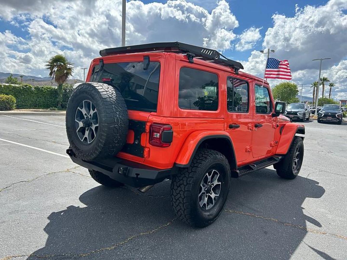 2019 ORANGE Jeep Wrangler Unlimited (1C4HJXFG1KW) with an 6-Cyl 3.6 Liter engine, Automatic transmission, located at 412 Auto Vista Drive, Palmdale, 93551, (661) 945-0620, 34.592636, -118.136681 - Photo#5