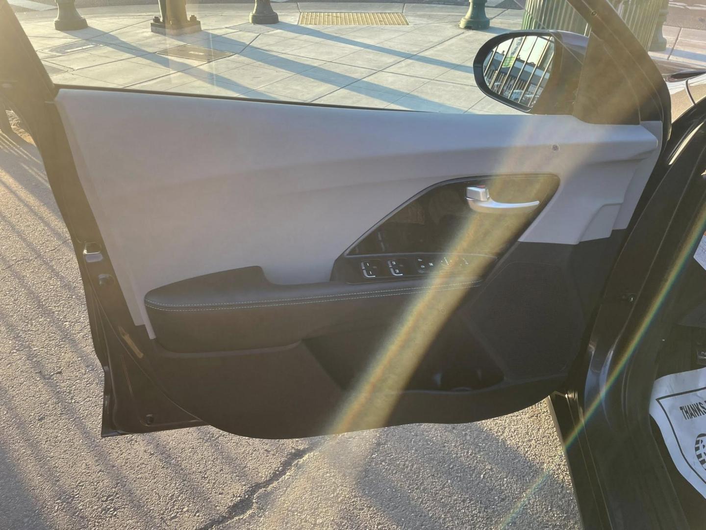 2019 Kia Niro Plug In Hybrid EX (KNDCD3LD8K5) , 6A transmission, located at 744 E Miner Ave, Stockton, CA, 95202, (209) 944-5770, 37.956863, -121.282082 - PLUS TAXES AND FEES NO CHARGER AVAILABLE - Photo#5