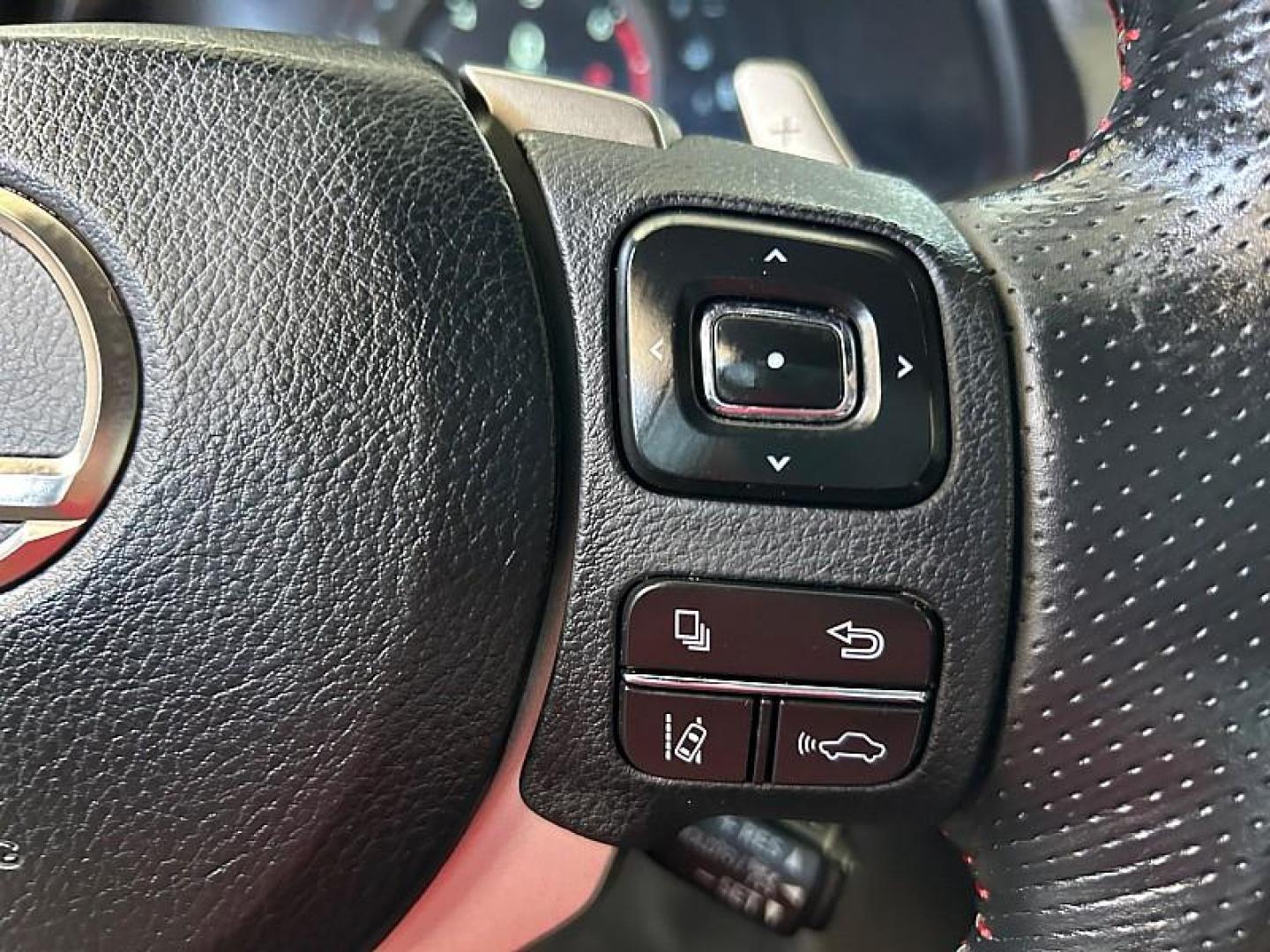 2019 WHITE Lexus IS (JTHBA1D28K5) with an 4-Cyl Turbo 2.0 Liter engine, Automatic 8-Spd Sport w/Direct Shift transmission, located at 412 Auto Vista Drive, Palmdale, 93551, (661) 945-0620, 34.592636, -118.136681 - Photo#24