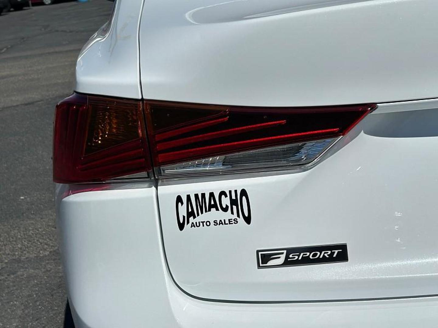 2019 WHITE Lexus IS (JTHBA1D28K5) with an 4-Cyl Turbo 2.0 Liter engine, Automatic 8-Spd Sport w/Direct Shift transmission, located at 412 Auto Vista Drive, Palmdale, 93551, (661) 945-0620, 34.592636, -118.136681 - Photo#15