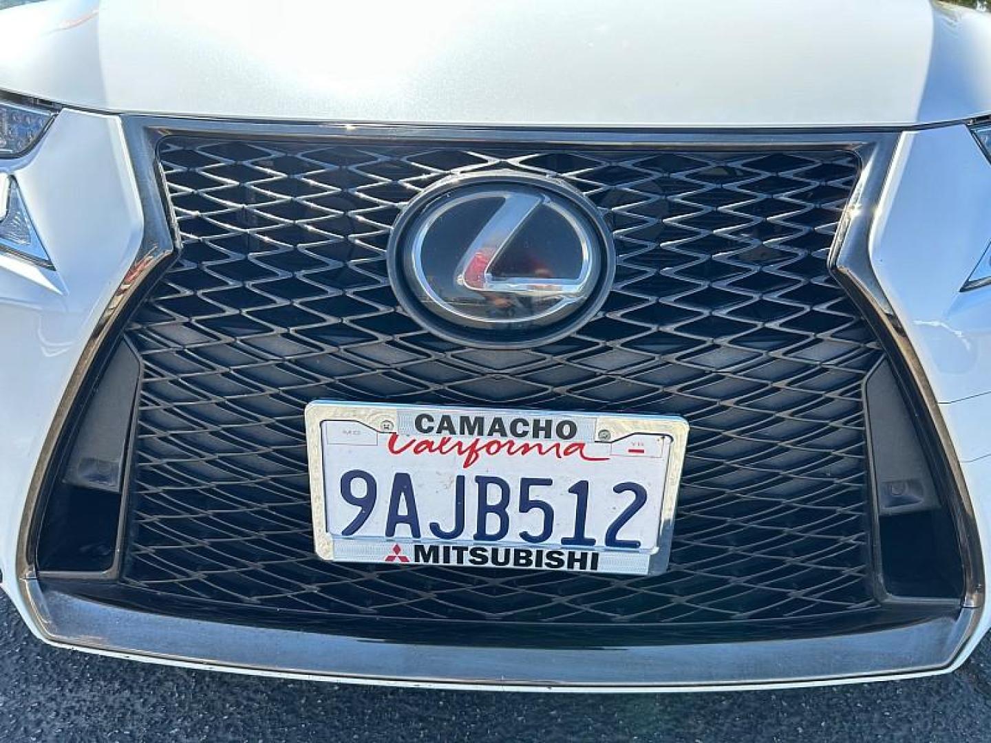 2019 WHITE Lexus IS (JTHBA1D28K5) with an 4-Cyl Turbo 2.0 Liter engine, Automatic 8-Spd Sport w/Direct Shift transmission, located at 412 Auto Vista Drive, Palmdale, 93551, (661) 945-0620, 34.592636, -118.136681 - Photo#13