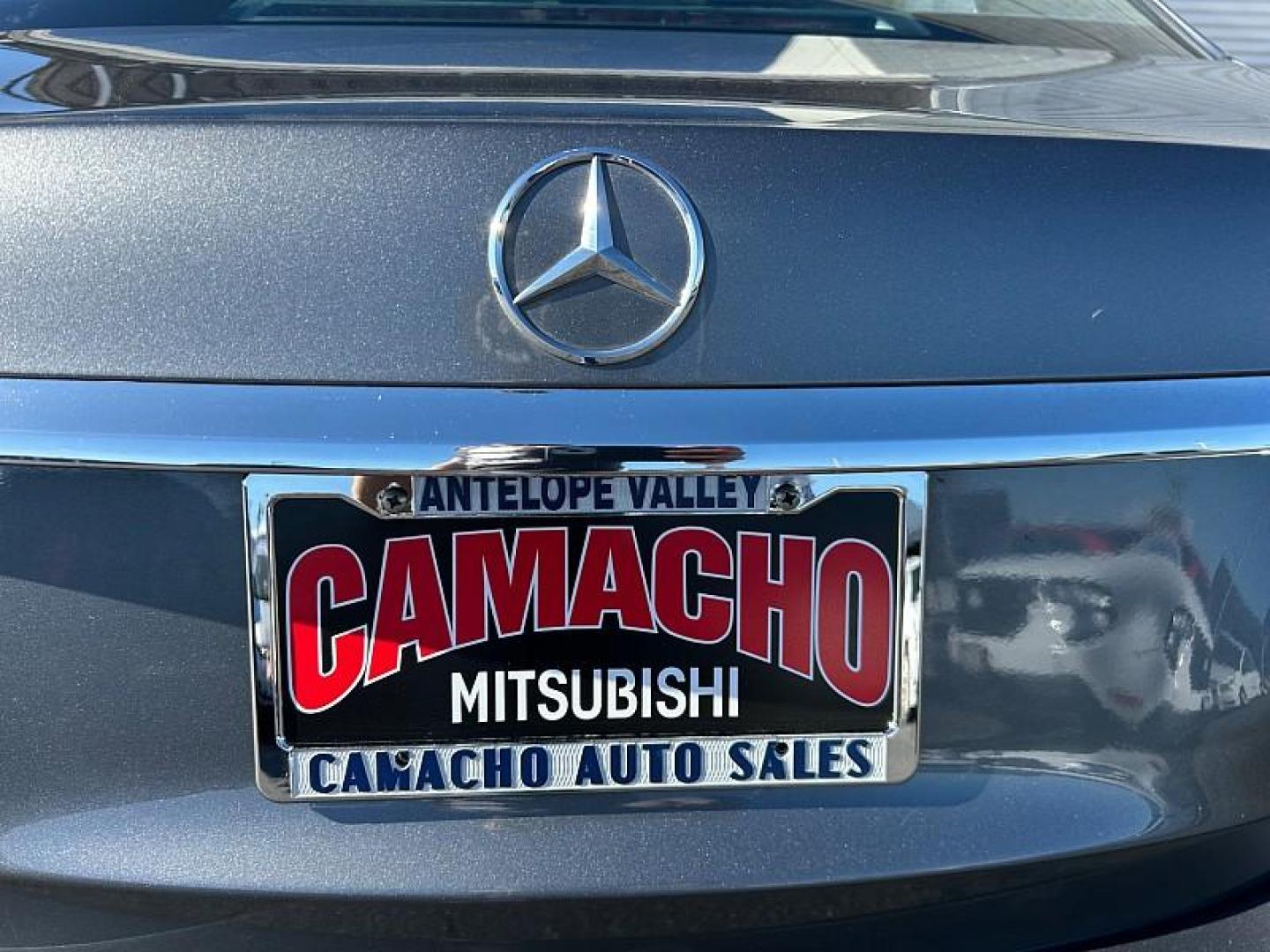2019 GRAY Mercedes-Benz E-Class (WDDZF4KB0KA) with an 4-Cyl Turbo 2.0 Liter engine, Automatic 9-Spd 9G-Tronic transmission, located at 412 Auto Vista Drive, Palmdale, 93551, (661) 945-0620, 34.592636, -118.136681 - Photo#5